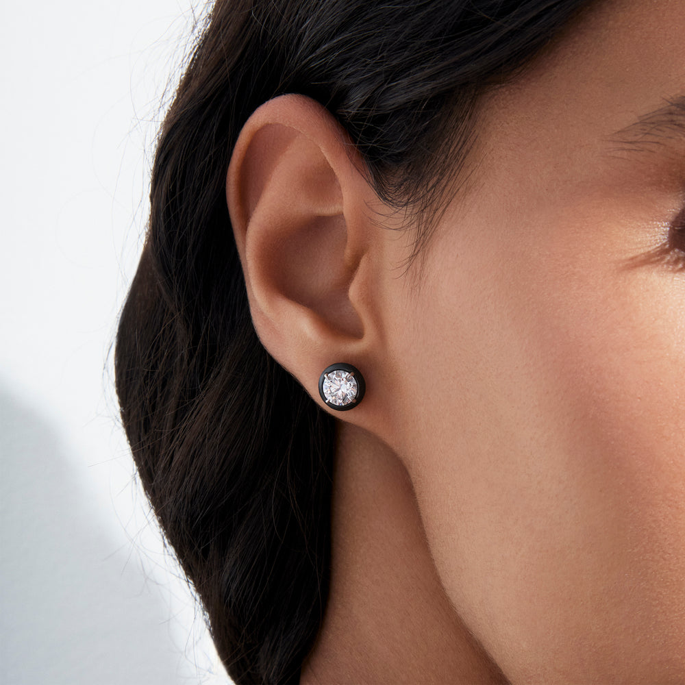 Round Diamond Titanium Stud Earrings