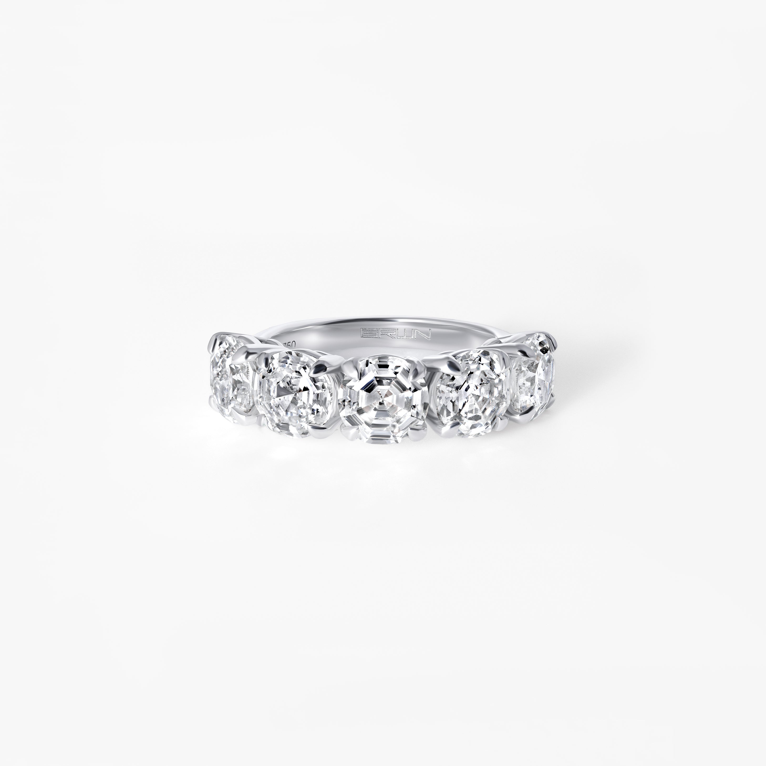 Soleil Diamond Five Stone Band