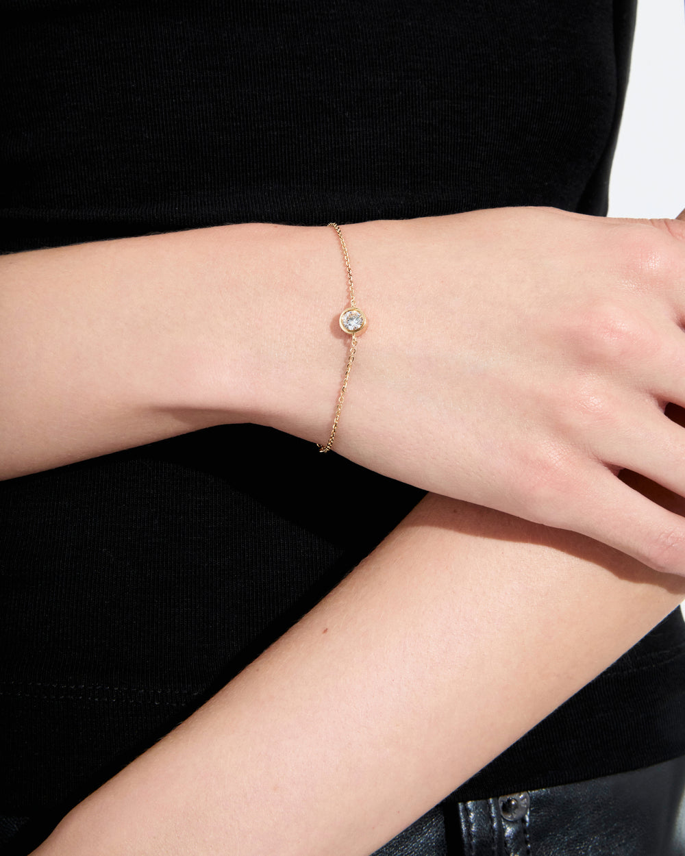 Round Diamond Bezel Solitaire Bracelet