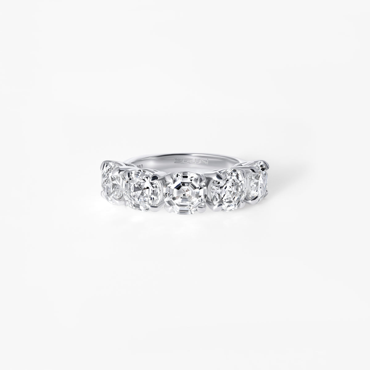 Soleil Diamond Five Stone Band