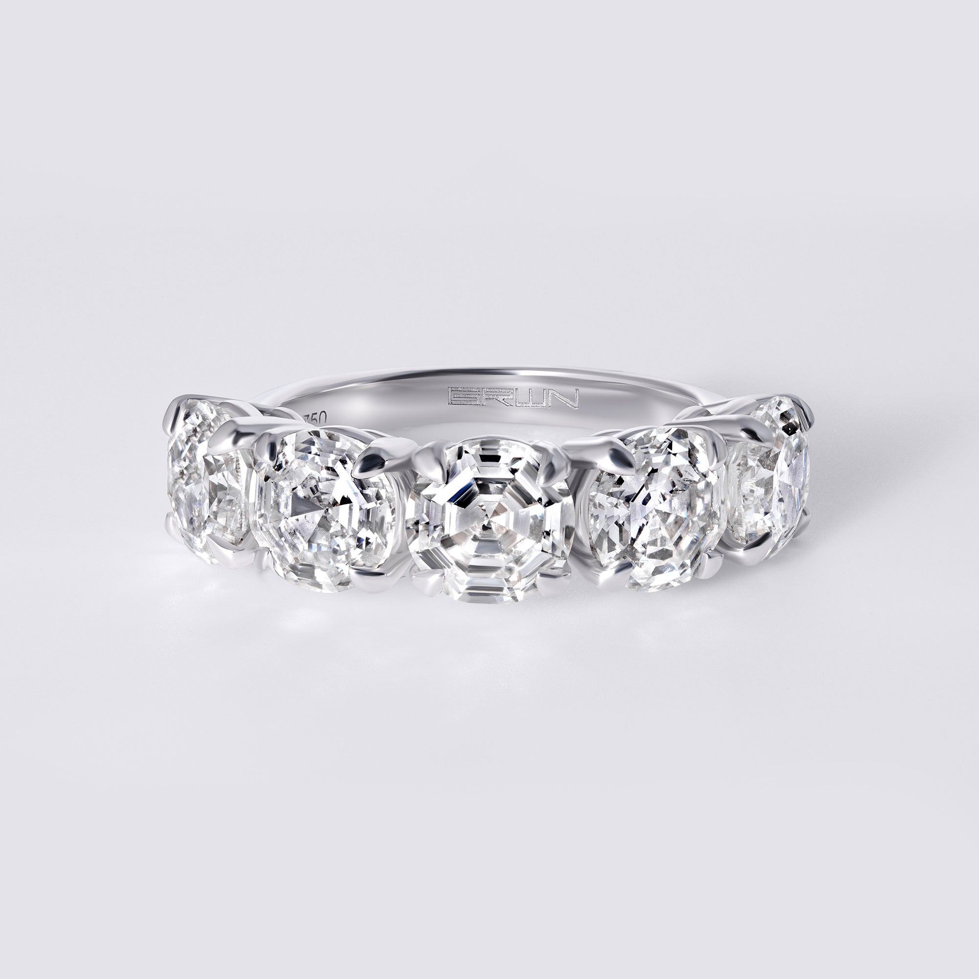 Soleil Diamond Five Stone Band