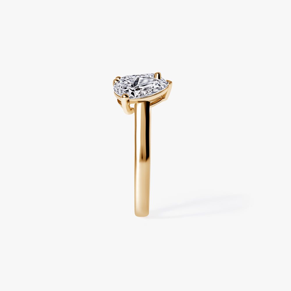 Emerald and Pear Diamond Toi Et Moi Ring