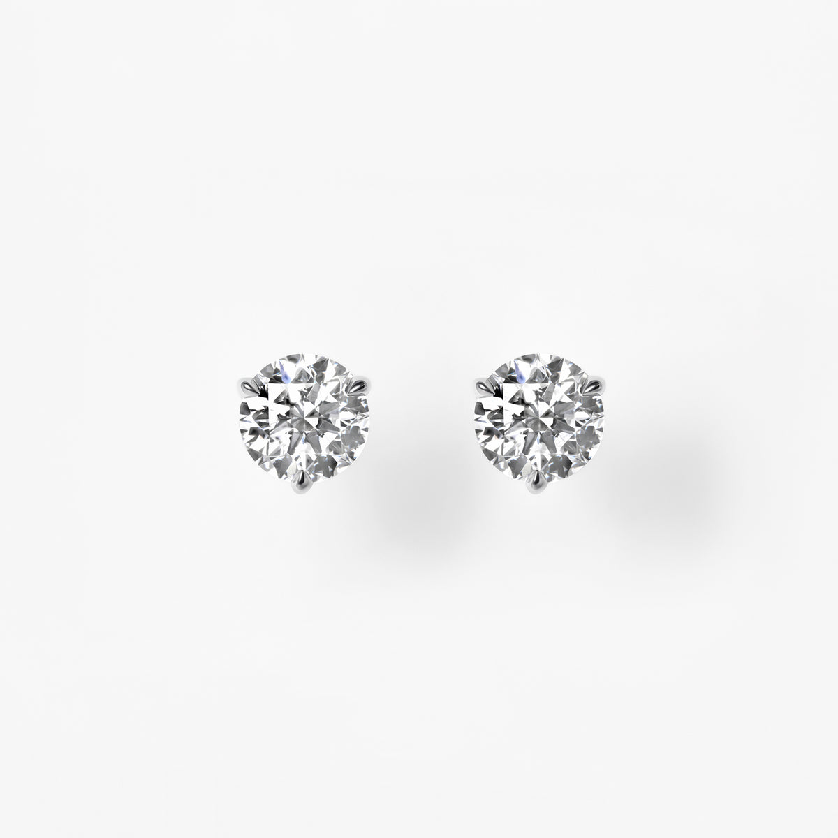 Round Diamond Stud Earrings