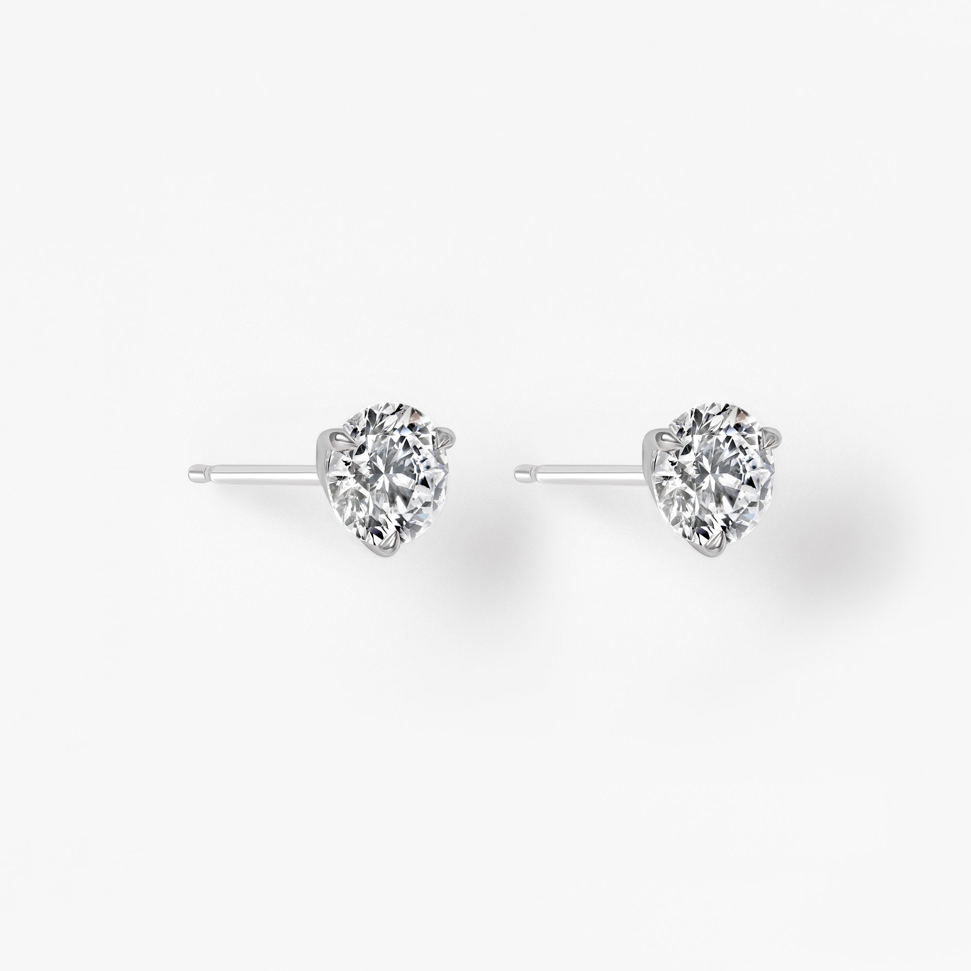 Round Diamond Stud Earrings