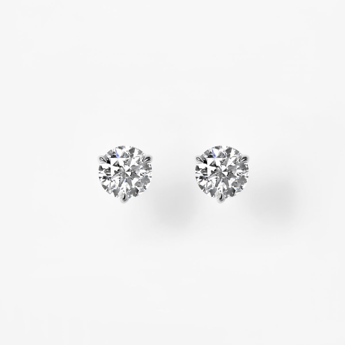 Round Diamond Stud Earrings