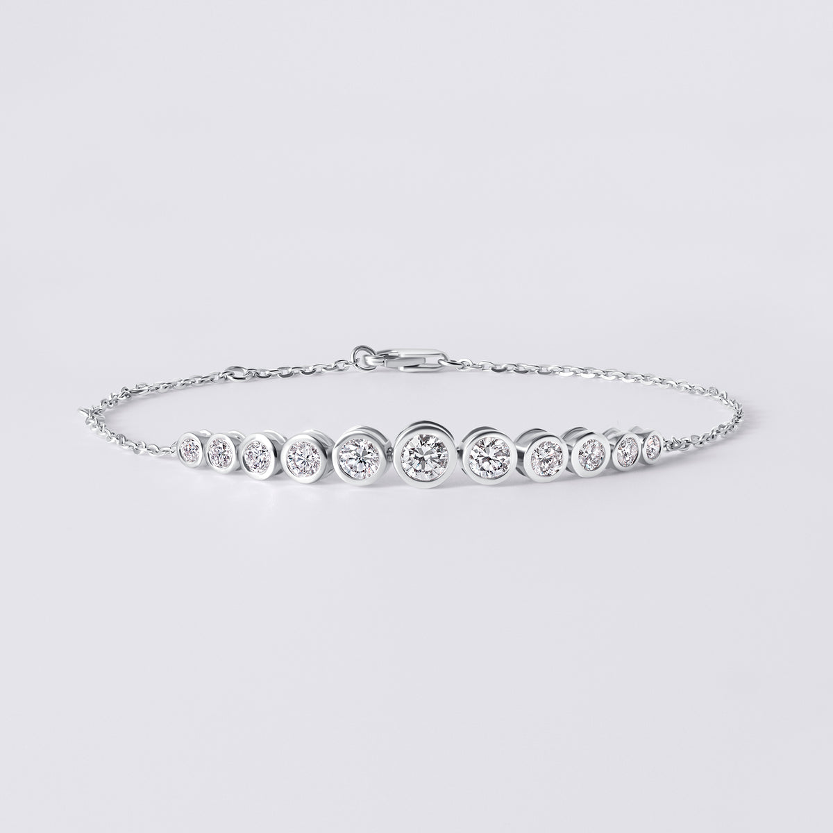 Round Gradient Bezel Bracelet, White Gold