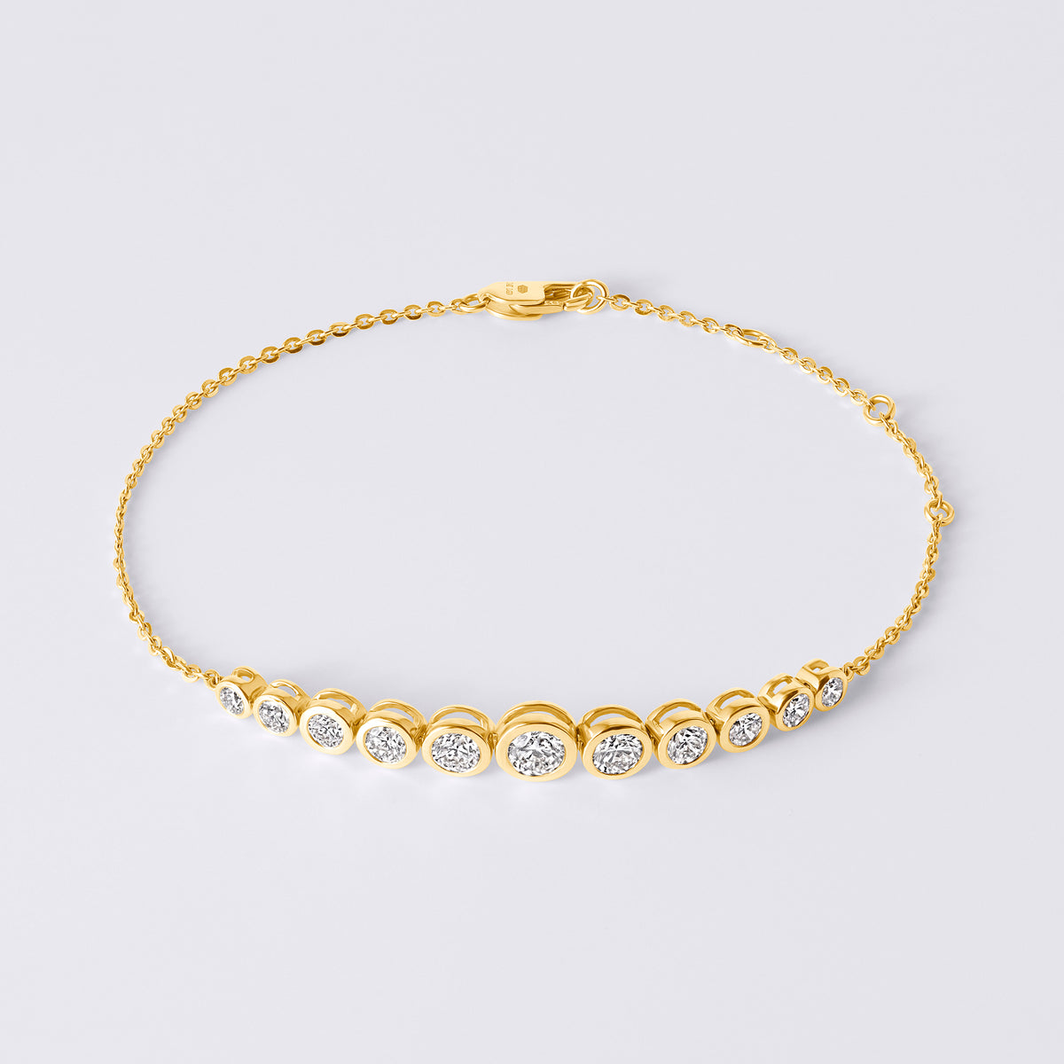 Round Gradient Bezel Bracelet, Yellow Gold