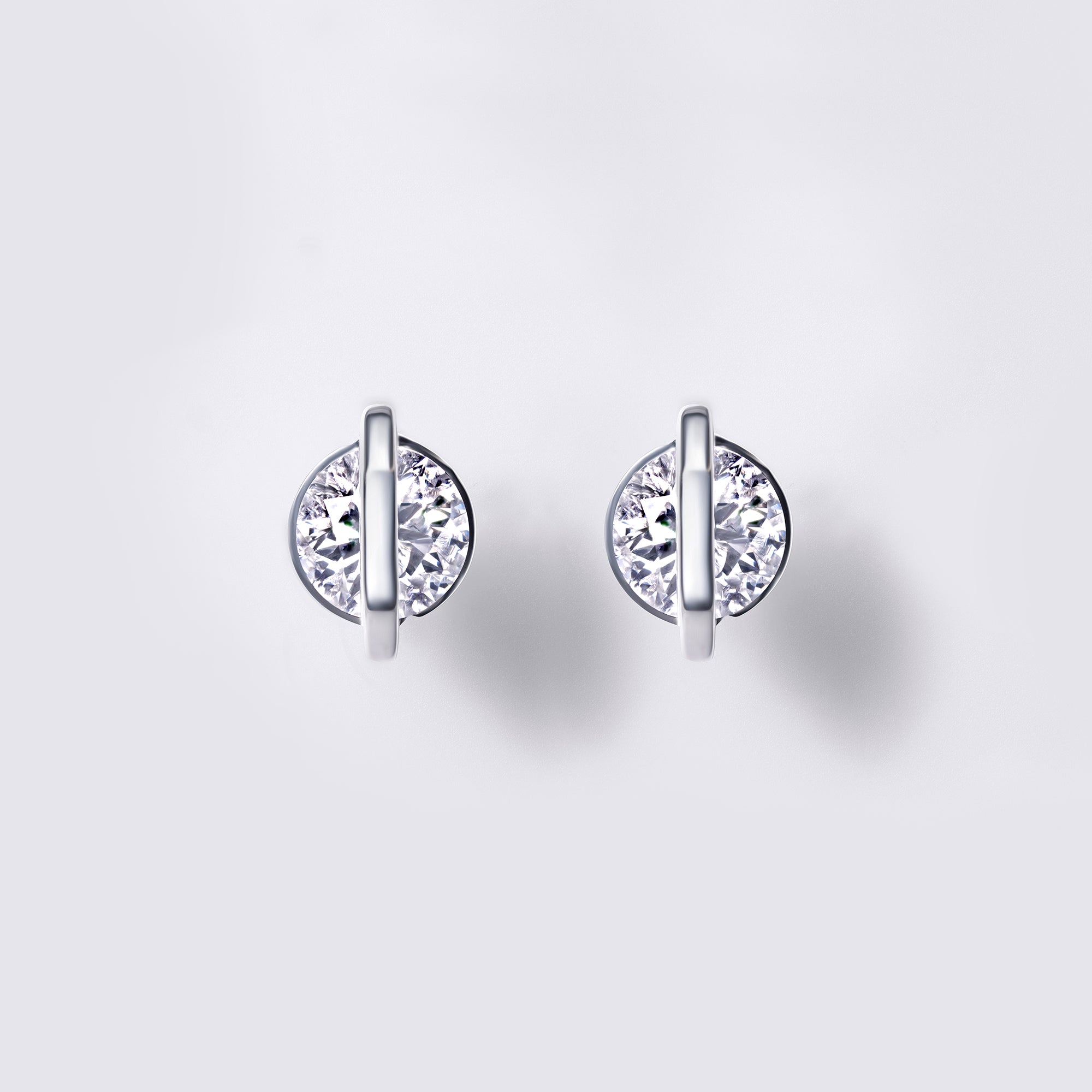 Solaris White Diamond Bar Stud